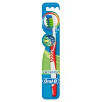 Зубная щетка ORAL-B Комплекс Антибактериальная 40 средн.