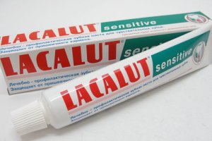 Зубная паста ЛАКАЛЮТ Сенситив (sensitive) 50мл
